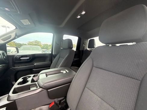 Used 2022 Chevrolet Silverado 1500 Custom AWD/4WD image 9