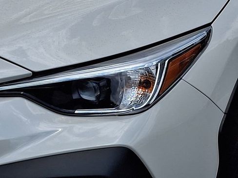 Certified 2025 Subaru Crosstrek 2.0i Premium image 9