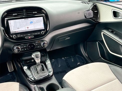 Certified 2023 Kia Soul GT-Line image 22