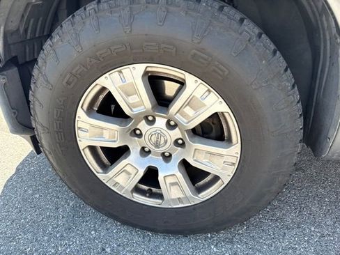 Used 2017 Nissan Titan SV RWD image 14