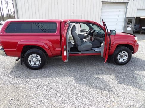 Used 2010 Toyota Tacoma 4x4 Access Cab V6 image 7
