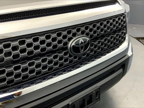 Used 2019 Toyota Tundra SR5 AWD/4WD image 31