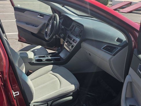 Used 2015 Hyundai Sonata SE w/ Option Group 09 FWD image 12