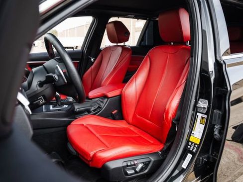 Used 2017 BMW 330i xDrive Wagon image 4