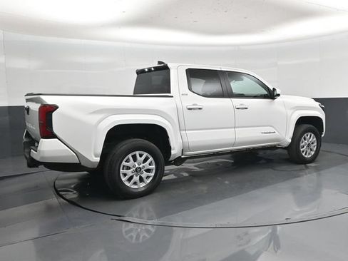 Used 2025 Toyota Tacoma SR5 AWD/4WD image 33