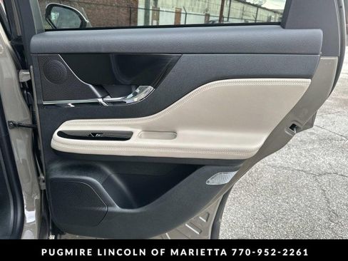 New 2026 Lincoln Corsair Reserve w/ Rear Removable Package Tray image 16
