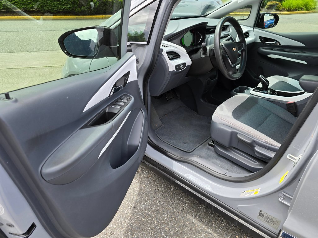 Used 2020 Chevrolet Bolt LT FWD image 22