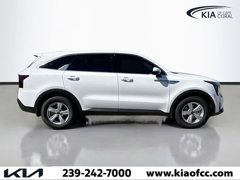 New 2026 Kia Sorento LX FWD image 7