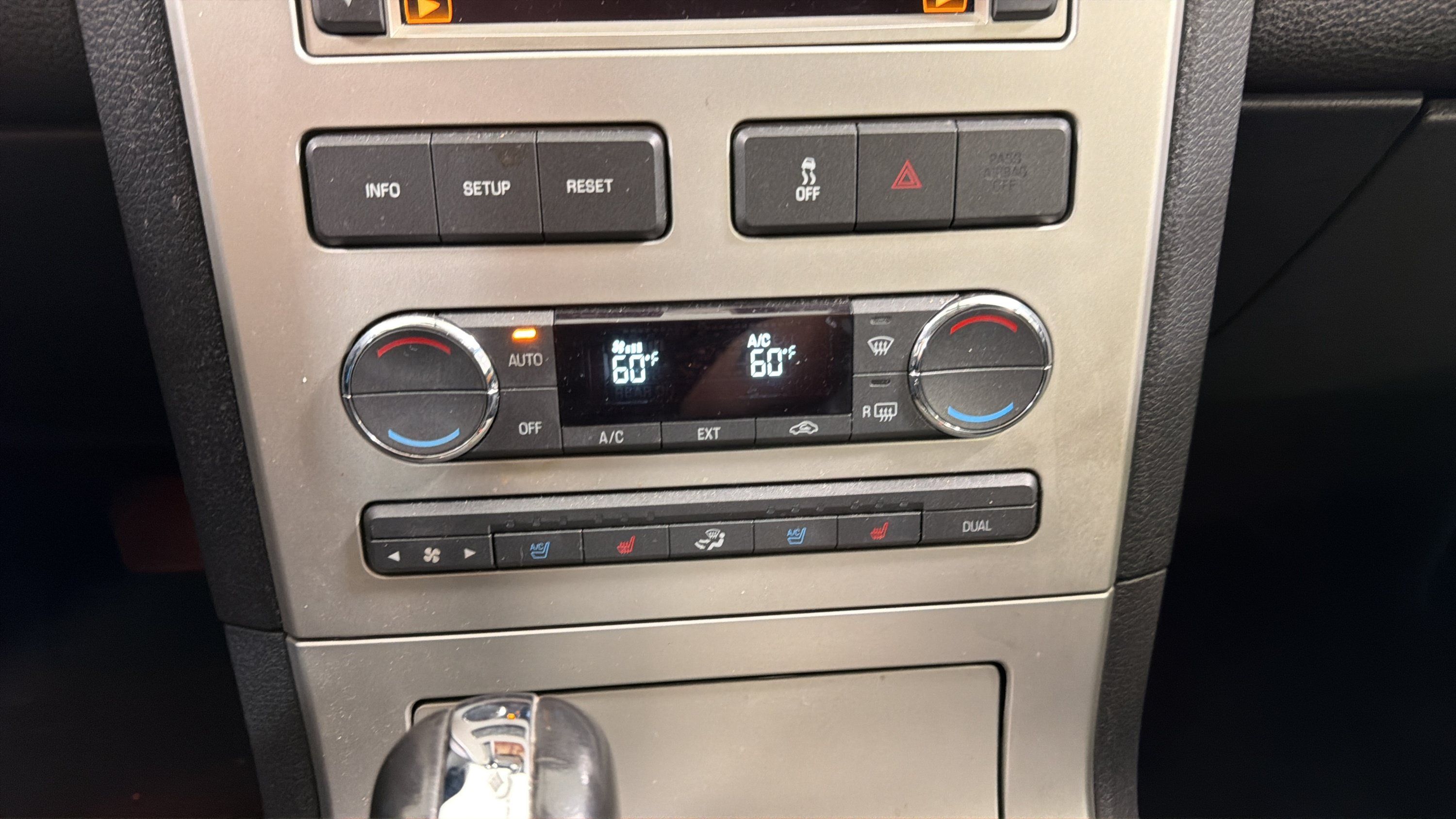 Used 2010 Lincoln MKX 2WD image 17