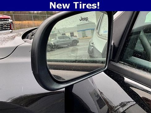 Used 2024 Jeep Compass Latitude image 18