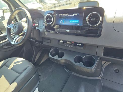 New 2025 Mercedes-Benz Sprinter 2500 image 19