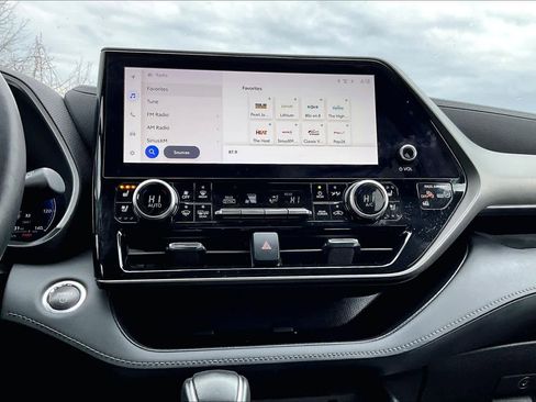 Used 2023 Toyota Highlander Limited image 36