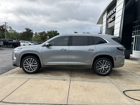 New 2025 Buick Enclave Avenir w/ Super Cruise Package image 5