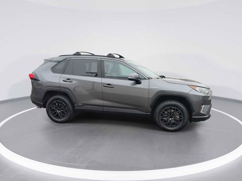 Certified 2021 Toyota RAV4 XLE Premium image 9