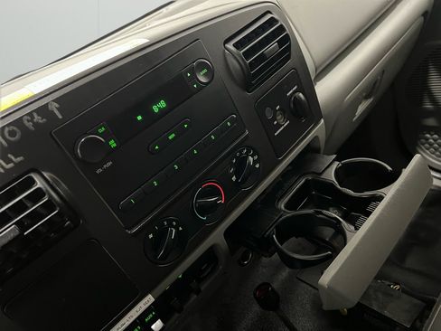 Used 2007 Ford F450 Regular Cab 2WD DRW image 35