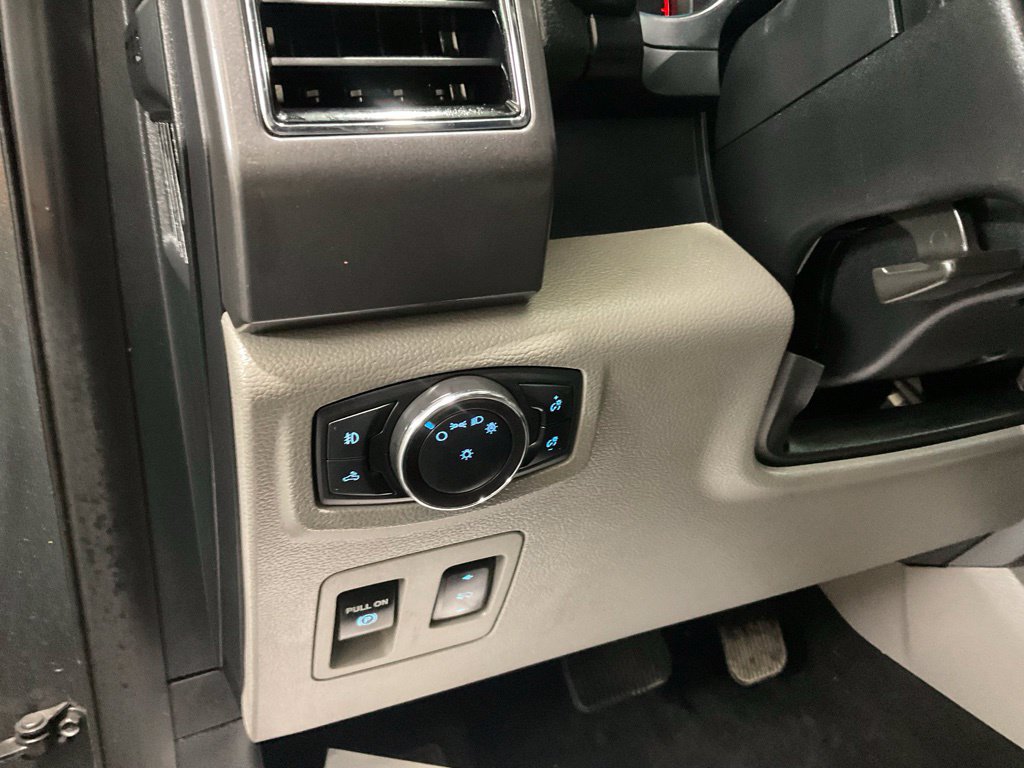 Used 2019 Ford F150 XLT w/ Equipment Group 302A Luxury AWD/4WD image 7