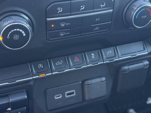 Used 2021 Chevrolet Silverado 1500 Custom image 25