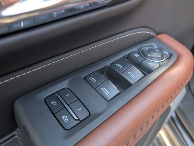 Used 2024 GMC Yukon Denali Ultimate AWD/4WD image 14