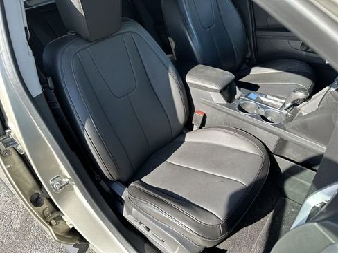 Used 2016 Chevrolet Equinox LTZ w/ Enhanced Convenience Package FWD image 26