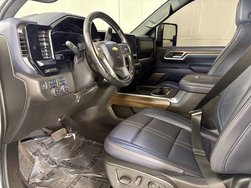 Used 2024 Chevrolet Silverado 3500 High Country w/ High Country Premium Package AWD/4WD image 25