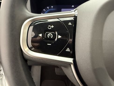 Used 2023 Volvo XC60 B5 Plus w/ Climate Package image 16