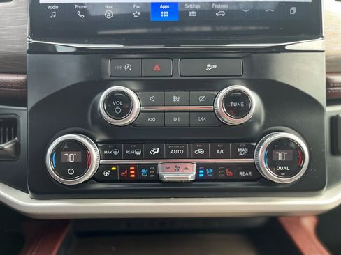 Used 2024 Ford Expedition Max Limited image 17