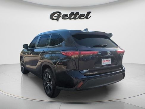 Used 2020 Toyota Highlander XLE FWD image 7