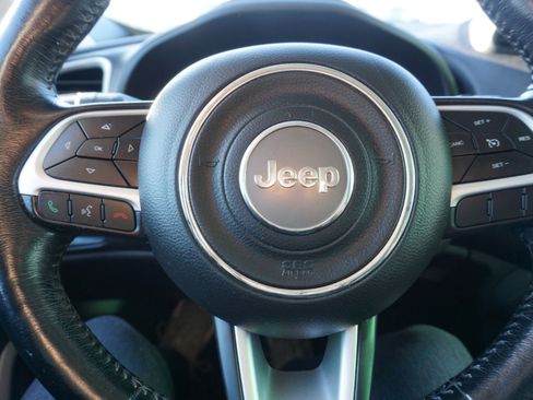 Used 2020 Jeep Renegade Latitude w/ Cold Weather Group image 14