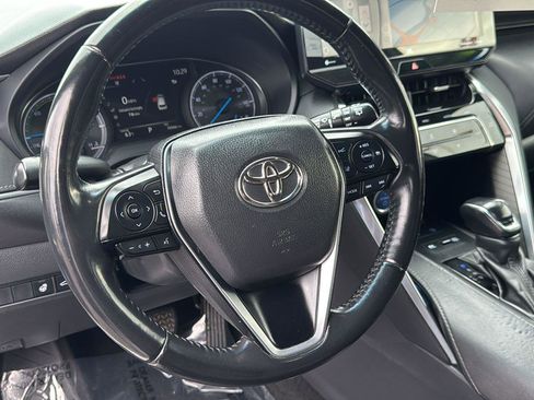 Used 2021 Toyota Venza XLE w/ Softex Package image 22