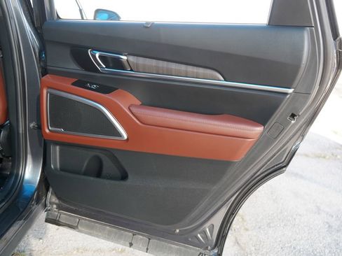 Used 2024 Kia Telluride EX w/ EX Captain's Chair Package image 20