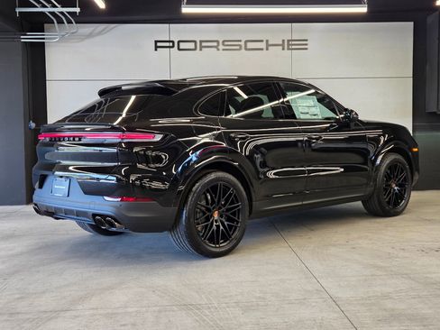 New 2026 Porsche Cayenne Coupe AWD/4WD image 6