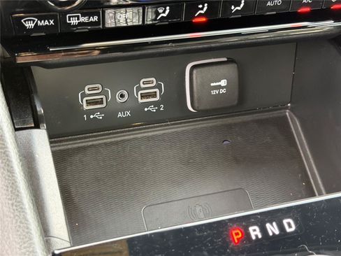 Used 2024 Jeep Grand Cherokee Laredo AWD/4WD image 31