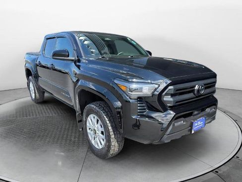 Used 2025 Toyota Tacoma SR5 AWD/4WD image 1