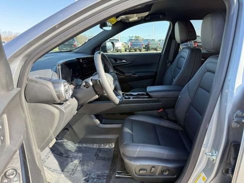 Certified 2026 Chevrolet Equinox LT w/ Convenience Package II image 11