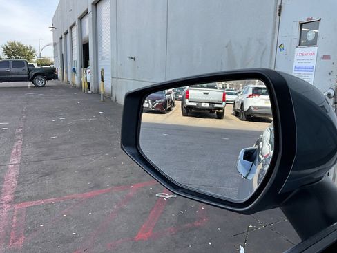 Used 2025 Kia Sportage LX image 18