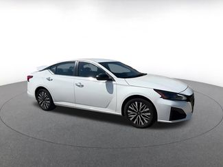 Used 2025 Nissan Altima 2.5 SV FWD video 2