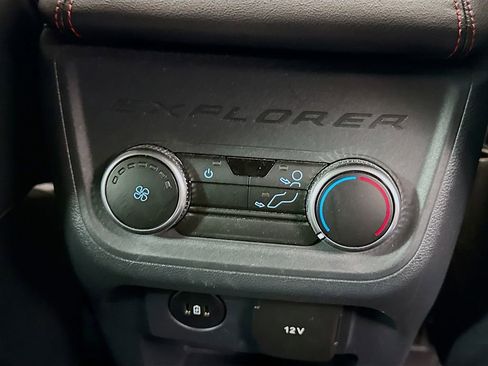 Used 2025 Ford Explorer ST-Line w/ ST-Line Street Pack AWD/4WD image 25