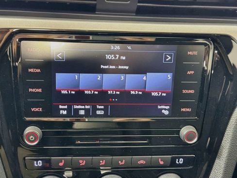 Used 2020 Volkswagen Passat 2.0T SE w/ Sunroof Package FWD image 14