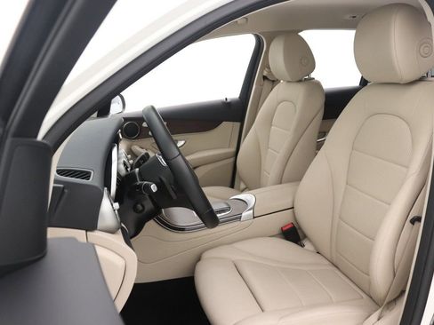 Certified 2022 Mercedes-Benz GLC 300 image 32