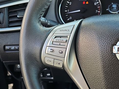 Used 2016 Nissan Rogue SL w/ SL Premium Package image 22