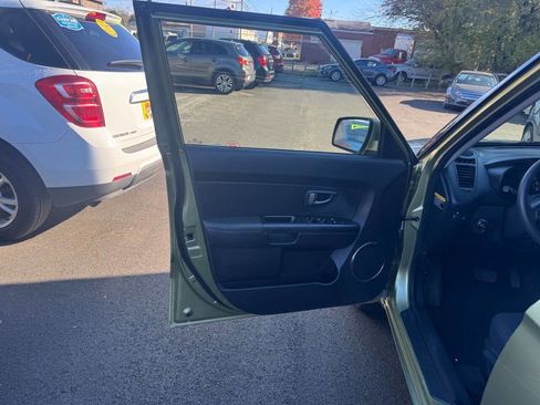 Used 2011 Kia Soul + w/ Audio Pkg image 8
