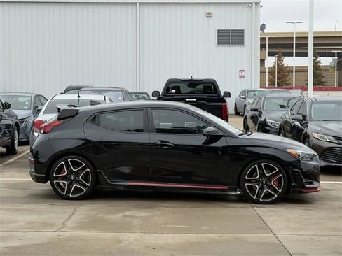 Used 2022 Hyundai Veloster N image 3