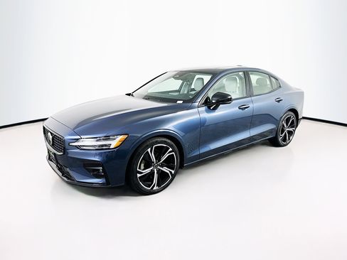 Used 2024 Volvo S60 B5 Core image 3