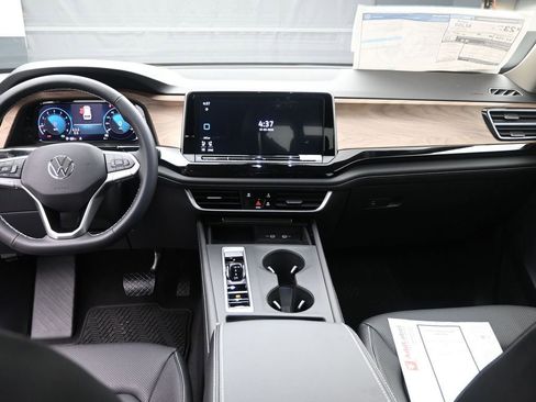 New 2026 Volkswagen Atlas SE FWD image 9