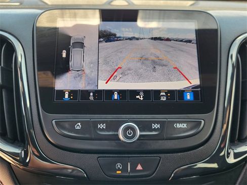 Used 2022 Chevrolet Equinox RS w/ RS Leather Package image 17