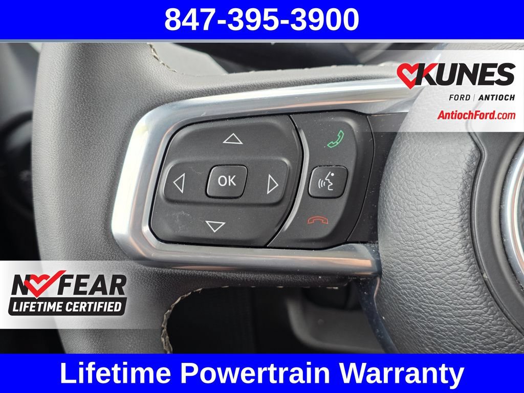Used 2025 Jeep Wrangler Unlimited Sahara AWD/4WD image 40