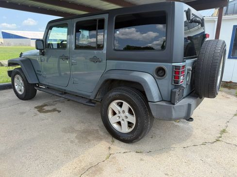 Used 2015 Jeep Wrangler Unlimited Sport w/ Quick Order Package 24S AWD/4WD image 3
