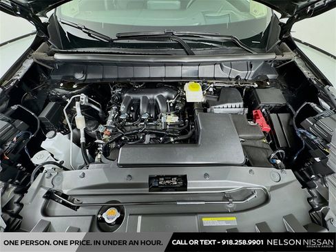 New 2025 Nissan Pathfinder Platinum w/ Black Appearance Package image 33