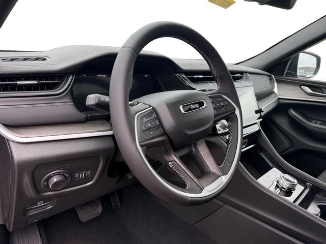 New 2026 Jeep Grand Cherokee Altitude AWD/4WD image 13