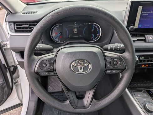 Used 2025 Toyota RAV4 XLE image 20